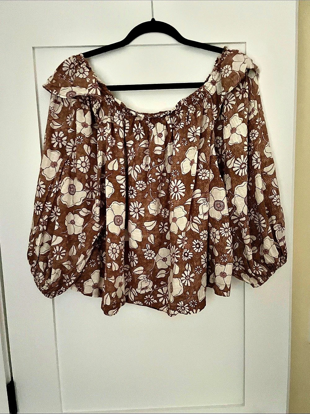 Zara Floral Blouse in Brown & White Size Small Like New